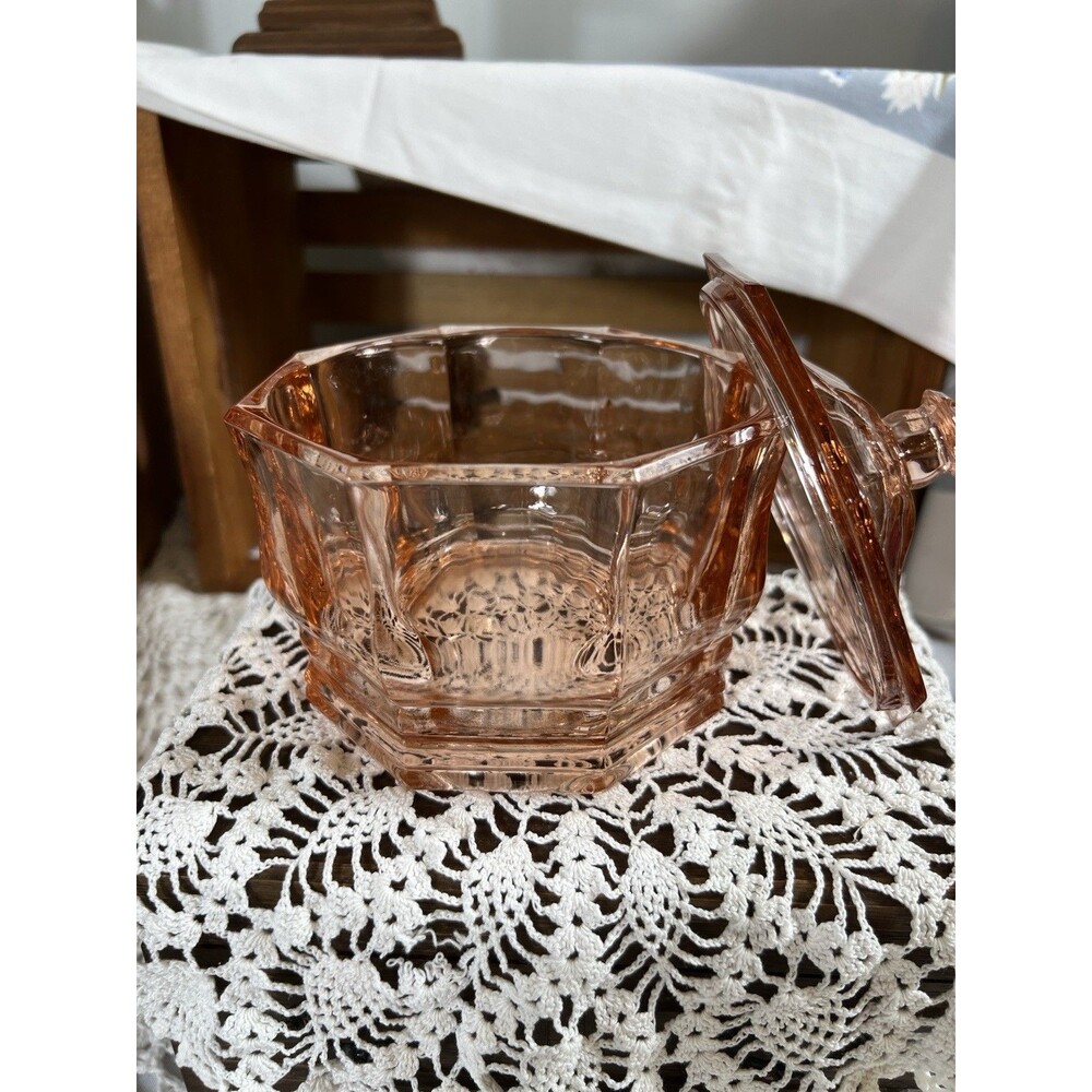Vintage Indiana Concord pastel Pink glass candy dish w/ lid and box - Picture 2 of 5